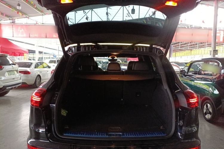 Used Porsche Cayenne 2016 Cayenne 3.0T Trunk
