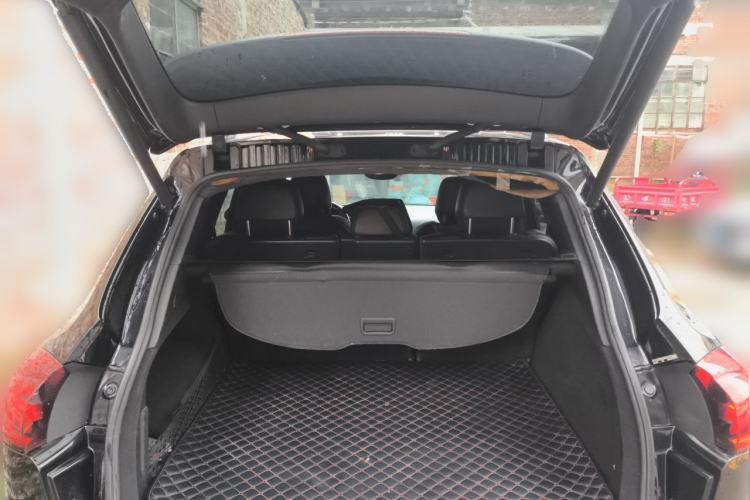 Used Porsche Cayenne 2016 Cayenne Platinum Edition 3.0T Trunk