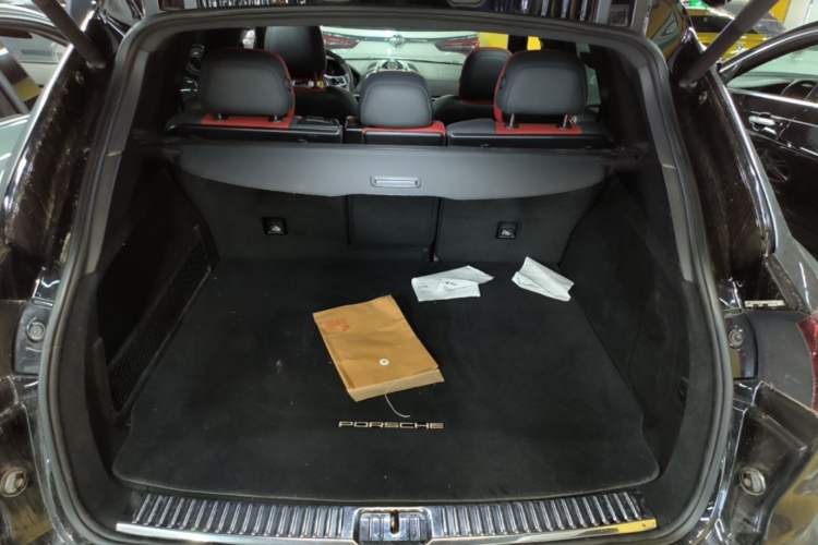 Used Porsche Cayenne 2016 Cayenne Platinum Edition 3.0T Trunk