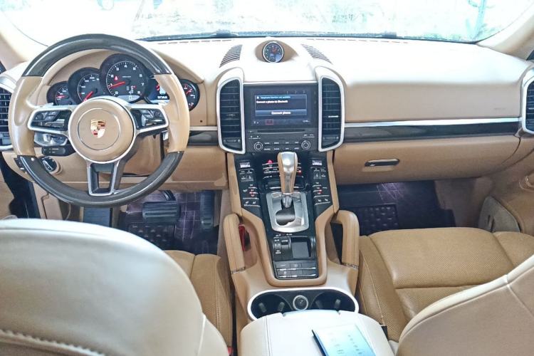 Used Porsche Cayenne  Center Console