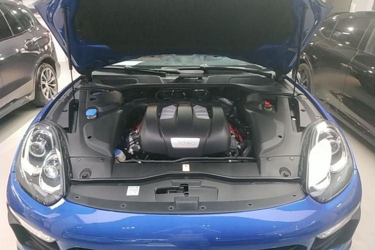 Used Porsche Cayenne 2016 Cayenne 3.0T Engine Bay