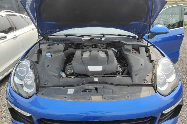 Used Porsche Cayenne 2016 Cayenne 3.0T Engine Bay
