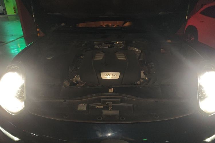 Used Porsche Cayenne 2016 Cayenne 3.0T Engine Bay