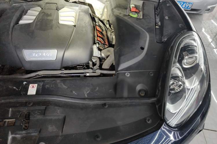 Used Porsche Cayenne 2016 Cayenne 3.0T Engine Bay Left