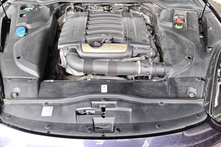Used Porsche Cayenne  Engine Bay