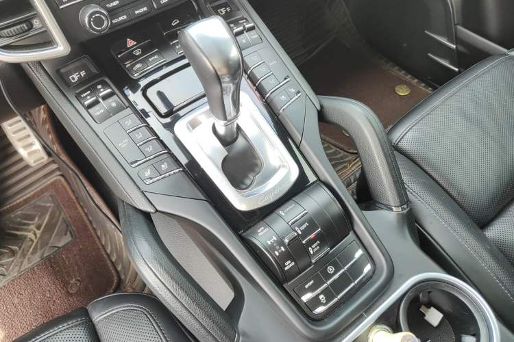 Used Porsche Cayenne 2016 Cayenne 3.0T Gear Lever
