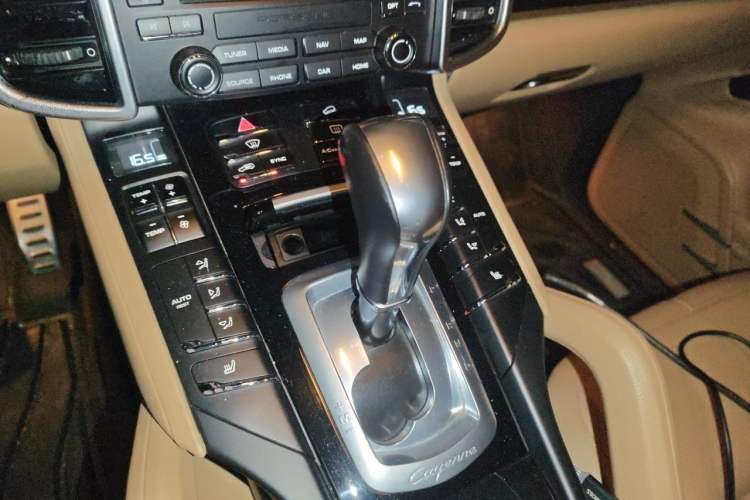 Used Porsche Cayenne 2016 Cayenne 3.0T Gear Lever