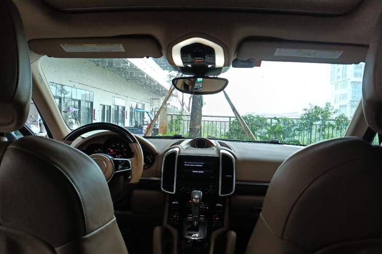 Used Porsche Cayenne  Headliner