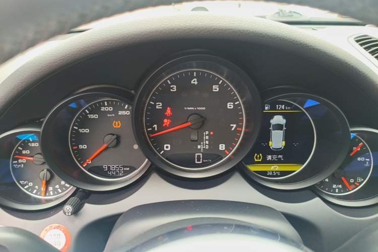 Used Porsche Cayenne 2016 Cayenne 3.0T Instrument Cluster