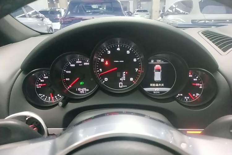 Used Porsche Cayenne 2016 Cayenne 3.0T Instrument Cluster