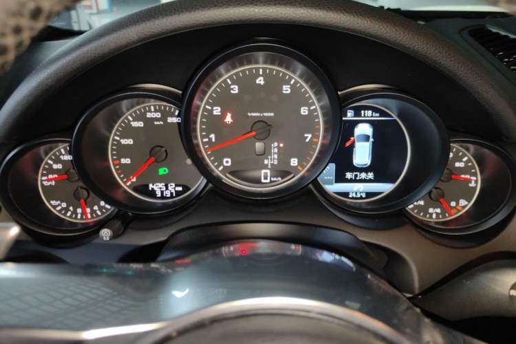 Used Porsche Cayenne 2016 Cayenne 3.0T Instrument Cluster