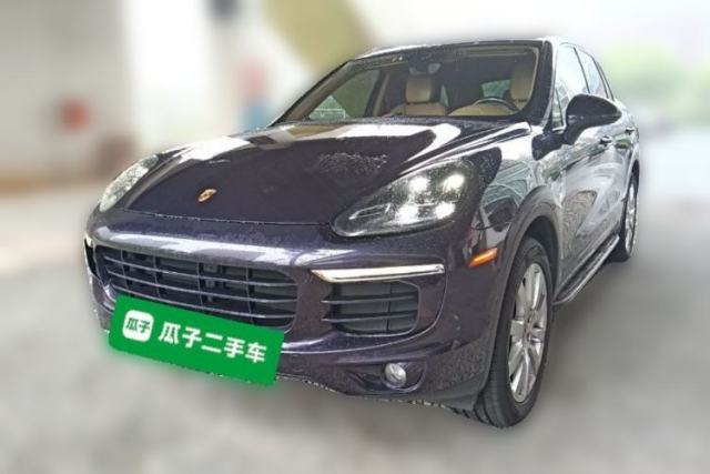 Porsche Cayenne Cayenne 3.6 with sunroof, five seats, and automatic transmission. de segunda mano