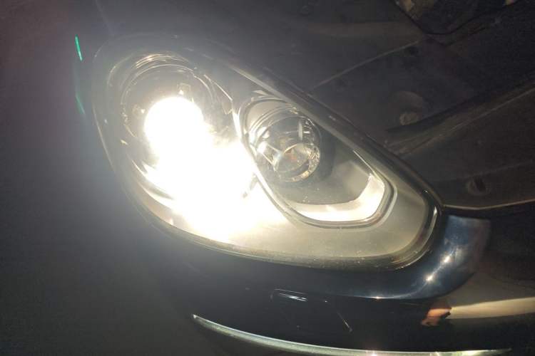 Used Porsche Cayenne 2016 Cayenne 3.0T Right Front Headlight