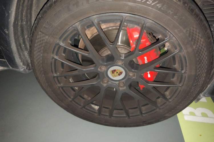Used Porsche Cayenne 2016 Cayenne 3.0T Right Front Wheel Hub