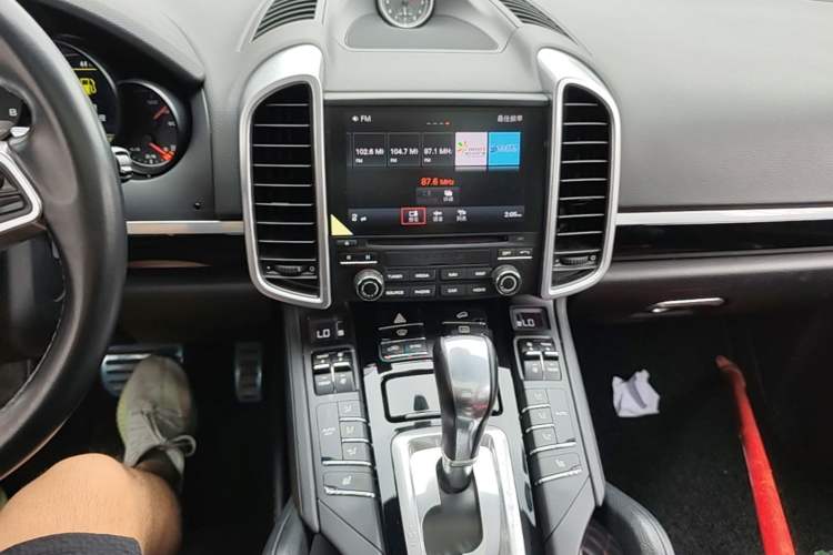 Used Porsche Cayenne 2016 Cayenne Platinum Edition 3.0T Audio And AC Panel