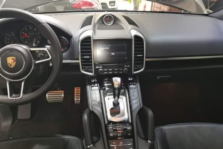 Used Porsche Cayenne 2016 Cayenne 3.0T Audio And AC Panel