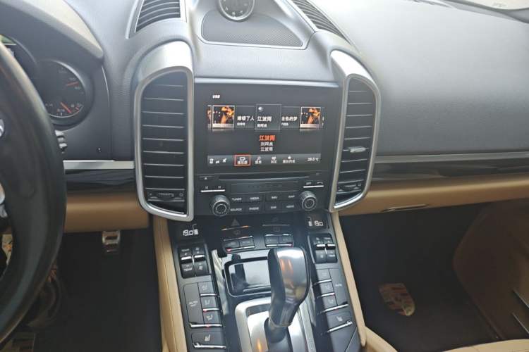 Used Porsche Cayenne 2016 Cayenne 3.0T Audio And AC Panel
