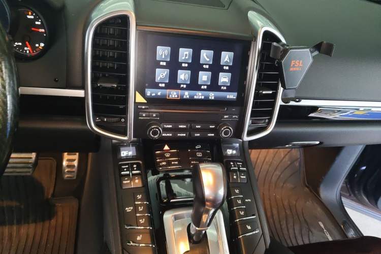 Used Porsche Cayenne 2016 3.0T parallel import Audio And AC Panel