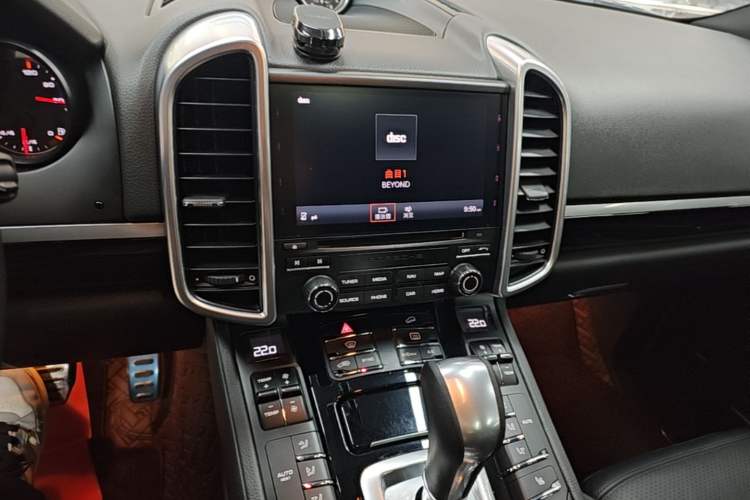 Used Porsche Cayenne 2016 Cayenne Platinum Edition 3.0T Audio And AC Panel