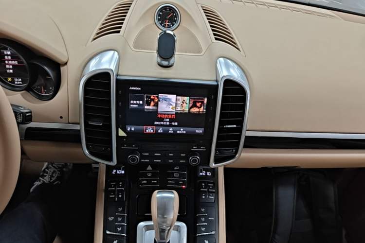 Used Porsche Cayenne 2016 Cayenne Platinum Edition 3.0T Audio And AC Panel