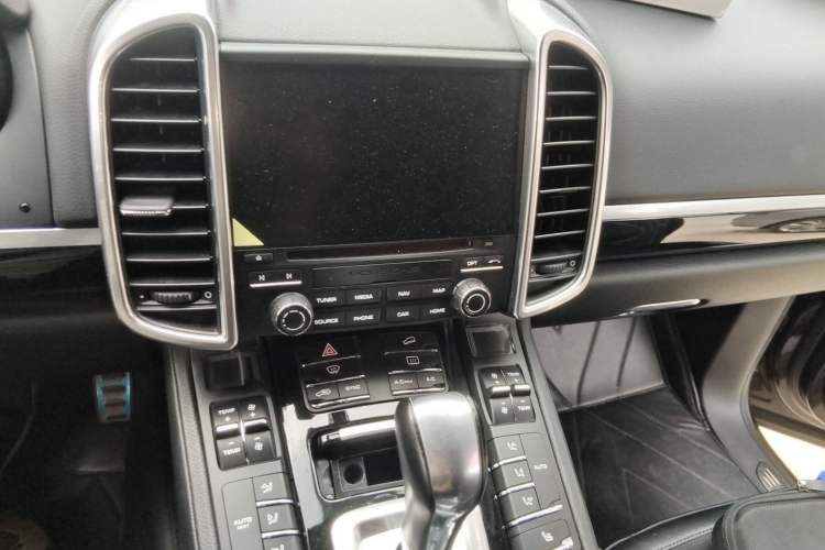 Used Porsche Cayenne 2016 Cayenne Platinum Edition 3.0T Audio And AC Panel
