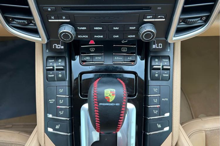 Used Porsche Cayenne 2016 Cayenne Platinum Edition 3.0T Audio And AC Panel
