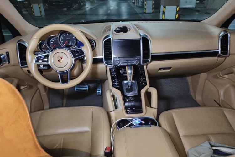 Used Porsche Cayenne 2016 Cayenne 3.0T Center Console