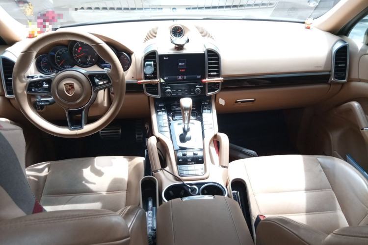 Used Porsche Cayenne 2016 Cayenne Platinum Edition 3.0T Center Console