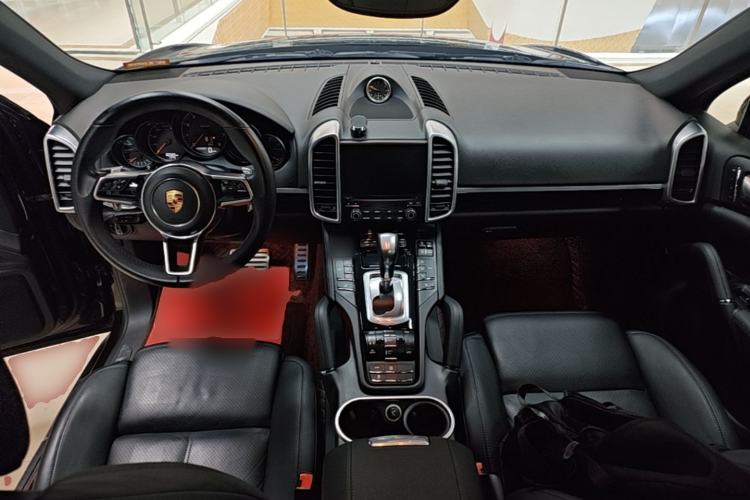 Used Porsche Cayenne 2016 Cayenne Platinum Edition 3.0T Center Console