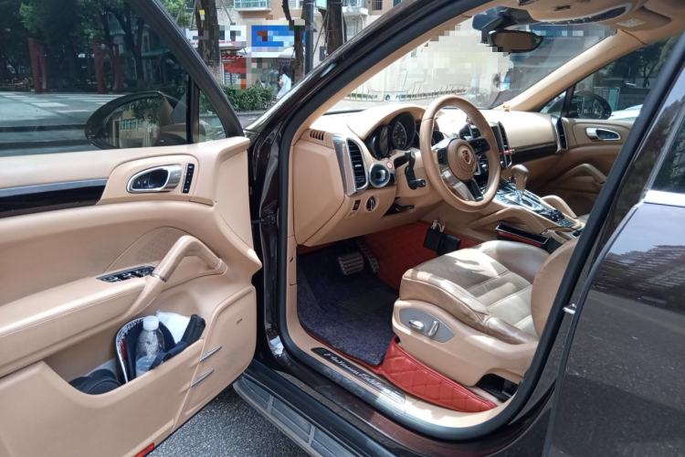 Used Porsche Cayenne 2016 Cayenne Platinum Edition 3.0T Driver Seat