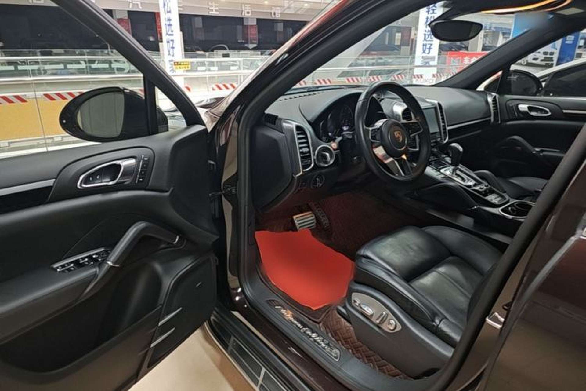 Used Porsche Cayenne 2016 Cayenne Platinum Edition 3.0T Driver Seat