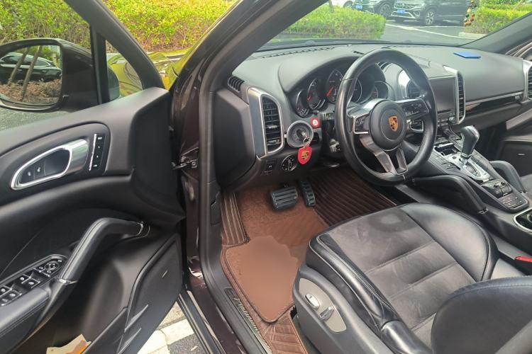 Used Porsche Cayenne 2016 Cayenne Platinum Edition 3.0T Driver Seat