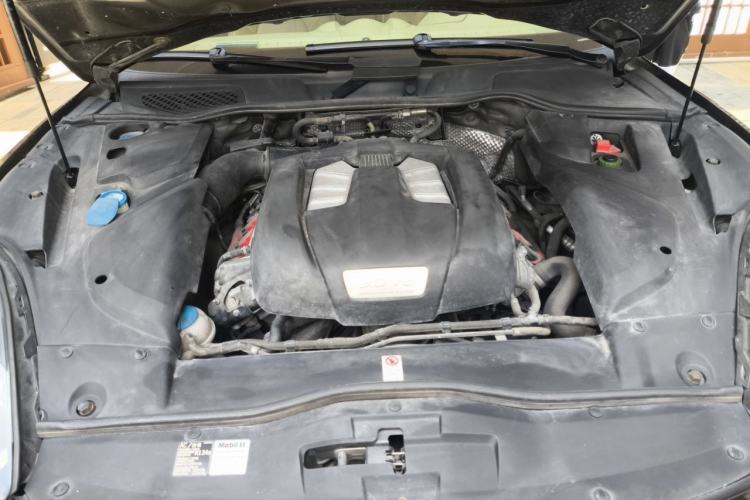Used Porsche Cayenne 2016 Cayenne Platinum Edition 3.0T Engine Bay