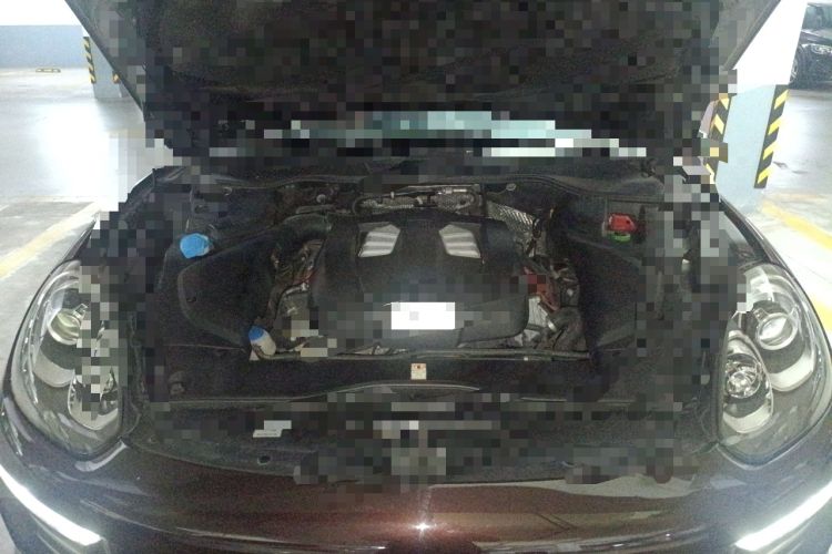 Used Porsche Cayenne 2016 Cayenne 3.0T Engine Bay