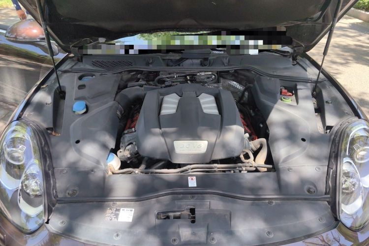 Used Porsche Cayenne 2016 Cayenne 3.0T Engine Bay