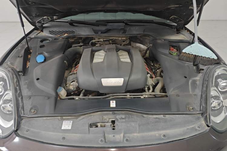 Used Porsche Cayenne 2016 Cayenne Platinum Edition 3.0T Engine Bay