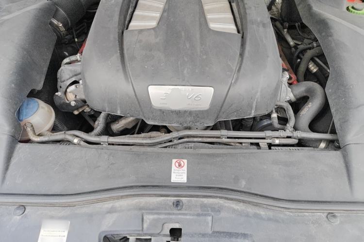 Used Porsche Cayenne 2016 Cayenne 3.0T Engine Bay