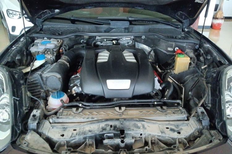 Used Porsche Cayenne 2016 Cayenne 3.0T Engine Bay