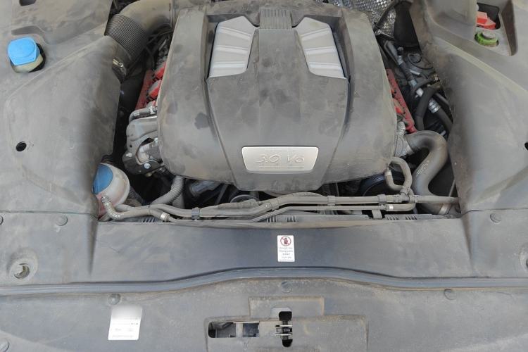 Used Porsche Cayenne 2016 Cayenne Platinum Edition 3.0T Engine Bay