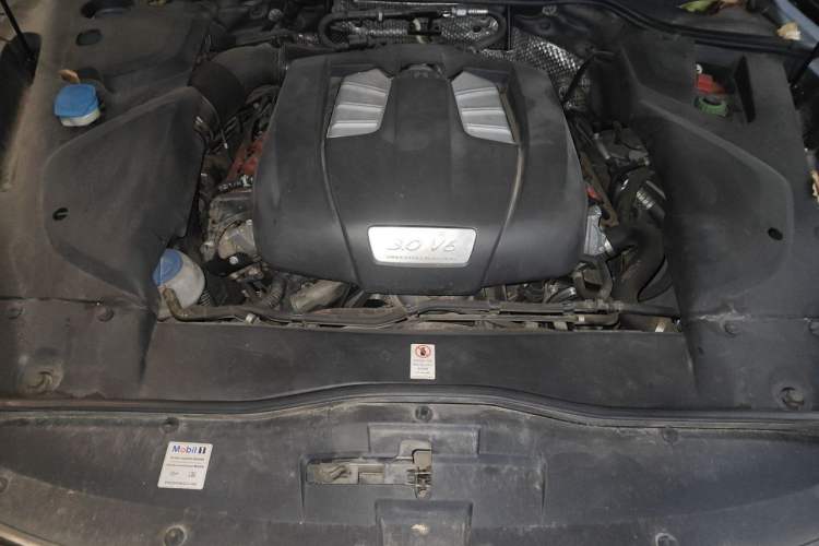 Used Porsche Cayenne 2016 Cayenne 3.0T Engine Bay