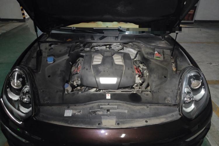 Used Porsche Cayenne 2016 Cayenne 3.0T Engine Bay