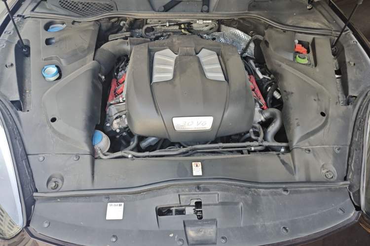 Used Porsche Cayenne 2016 Cayenne 3.0T Engine Bay