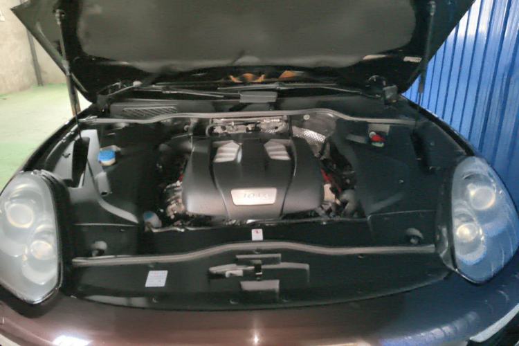Used Porsche Cayenne 2016 Cayenne Platinum Edition 3.0T Engine Bay