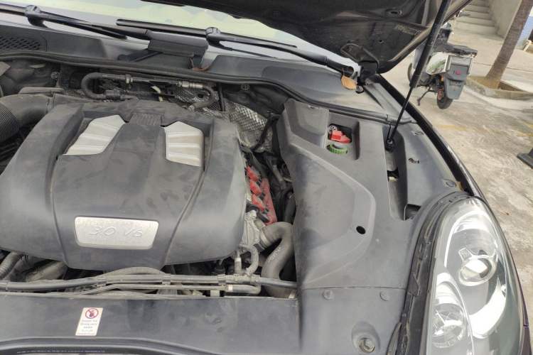 Used Porsche Cayenne 2016 Cayenne 3.0T Engine Bay Left