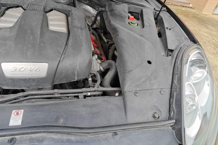 Used Porsche Cayenne 2016 Cayenne 3.0T Engine Bay Left