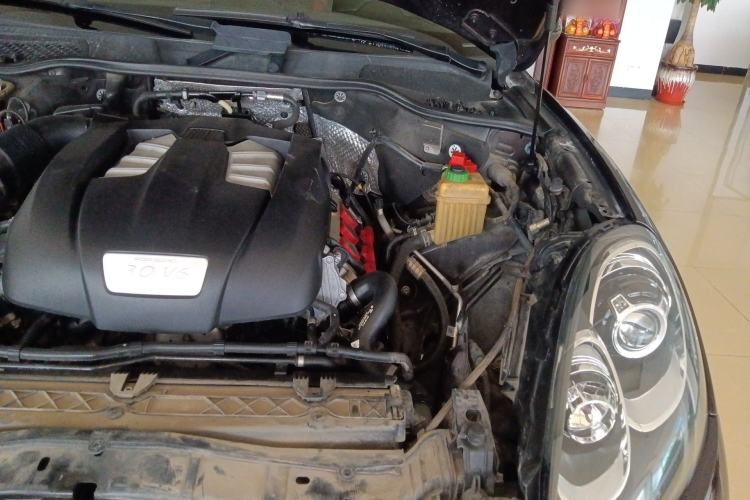 Used Porsche Cayenne 2016 Cayenne 3.0T Engine Bay Left