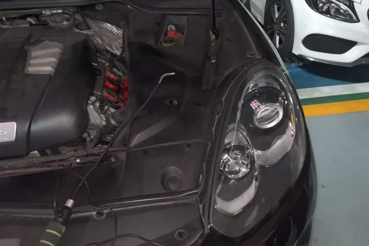 Used Porsche Cayenne 2016 Cayenne Platinum Edition 3.0T Engine Bay Left