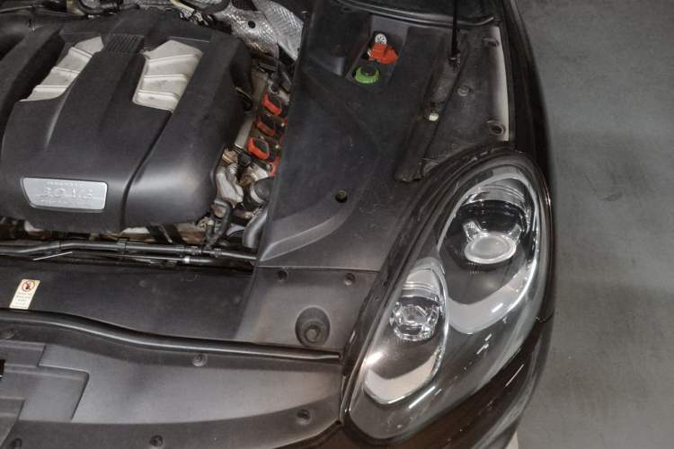 Used Porsche Cayenne 2016 Cayenne 3.0T Engine Bay Left