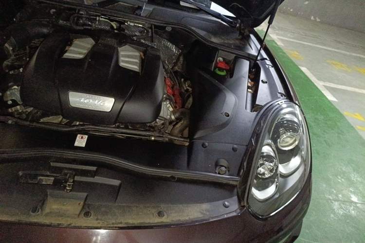 Used Porsche Cayenne 2016 Cayenne 3.0T Engine Bay Left