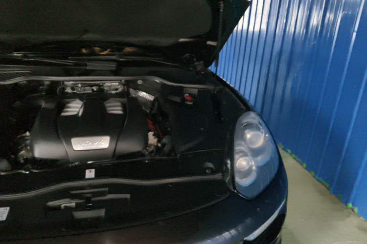 Used Porsche Cayenne 2016 Cayenne Platinum Edition 3.0T Engine Bay Left